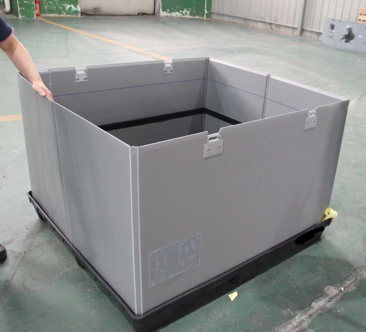 PP Collapsible Container with Locking Latches are an efficient solution for modern logistics and warehousing, combining security with operational efficiency.
