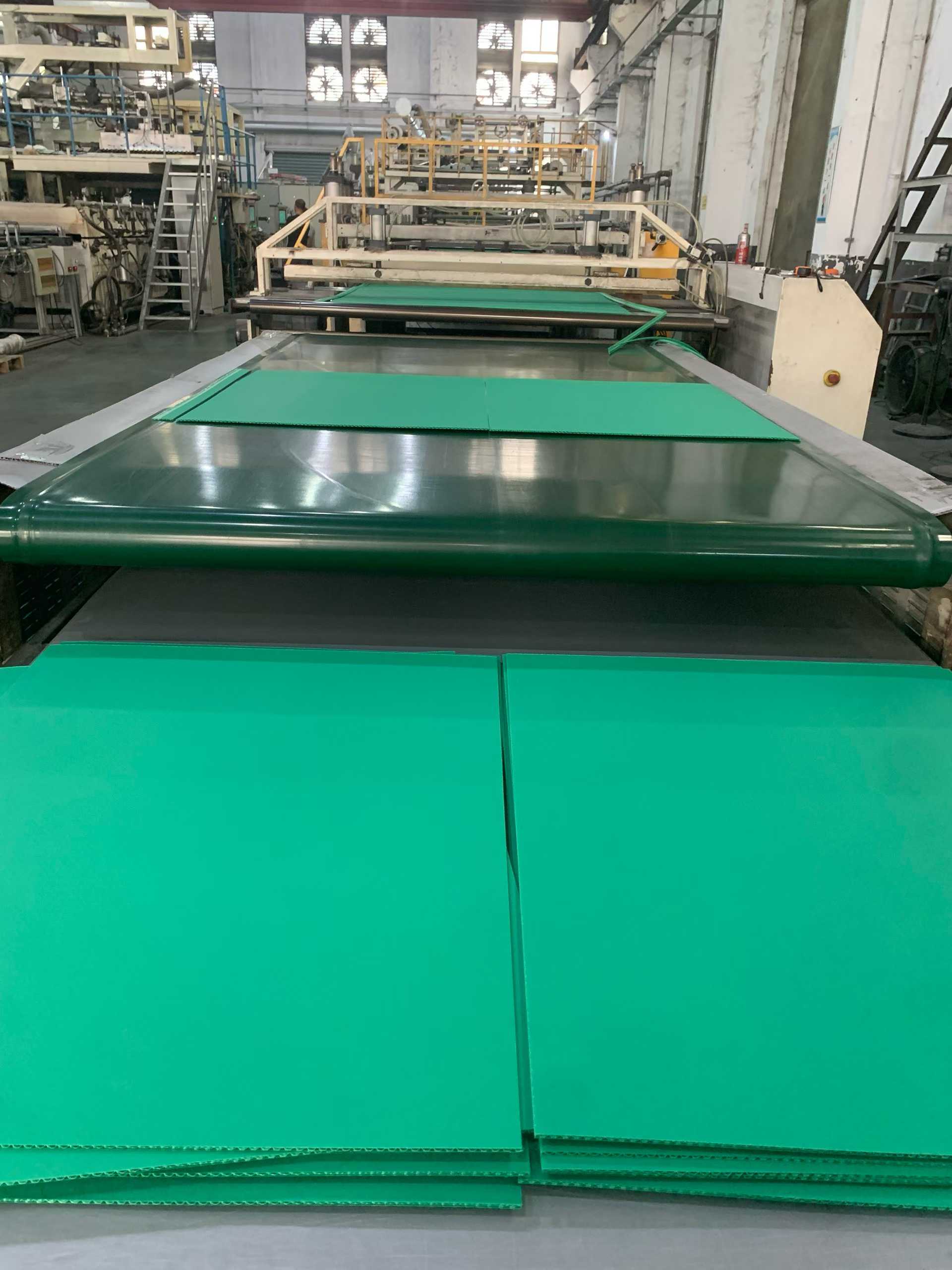 Go Green with PP Honeycomb Panel: Strong, Light, and 100% Recyclable